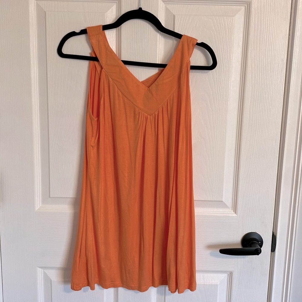 Ladies Top orange vneck tunic. NWOT size large